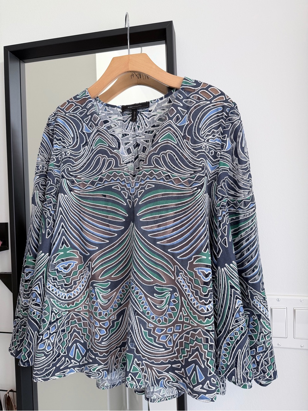 BCBGMAXAZRIA Abstract Print Long Sleeve Tunic Top Size M